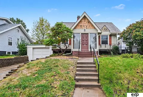 5816 Pacific St, Omaha, NE 68106