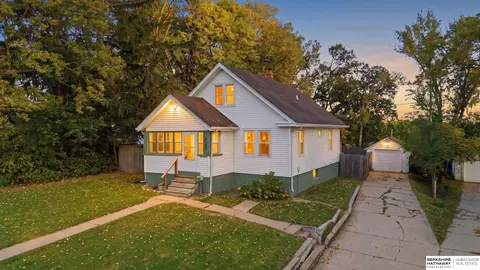 5040 Pratt St, Omaha, NE 68104
