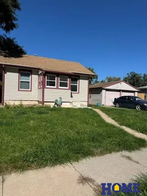 3704 Madison Ave, Lincoln, NE 68504