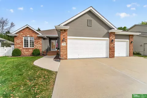 1863 N 153rd Ave, Omaha, NE 68134