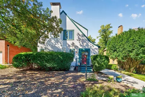 2012 N 52nd St, Omaha, NE 68104