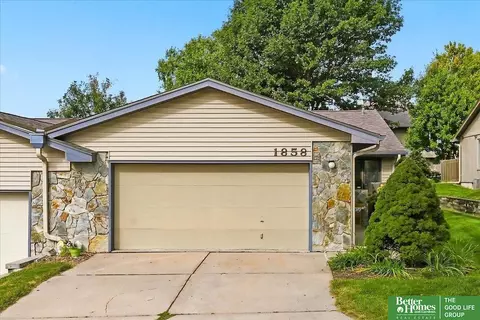 1858 N 94th Plz, Omaha, NE 68114