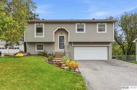 9424 Fowler Ave, Omaha, NE 68134
