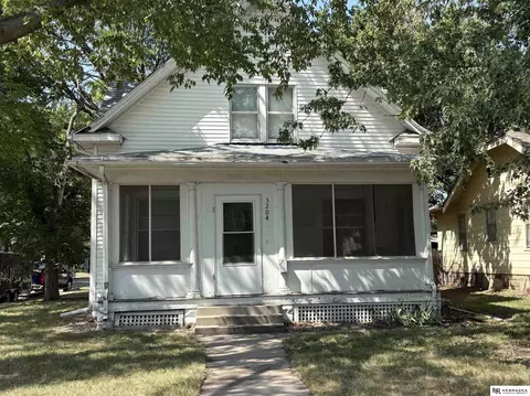 3204 Holdrege St, Lincoln, NE 68503