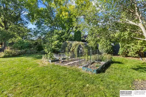 Exterior - 724 Eldorado Dr, Omaha, NE 68154 photo 11 of 13