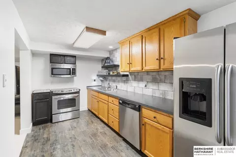 Kitchen - 724 Eldorado Dr, Omaha, NE 68154 photo 5 of 6