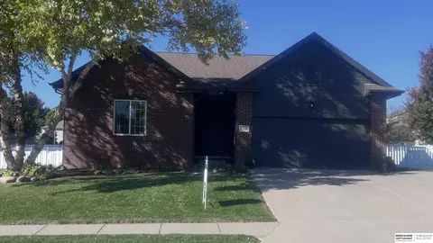 7706 S 169th St, Omaha, NE 68136