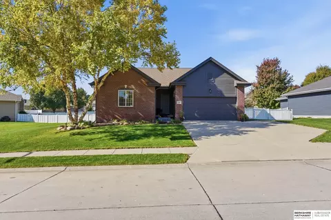 7706 S 169th St, Omaha, NE 68136