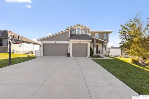 6614 S 209th St, Elkhorn, NE 68022