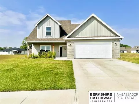 1108 Valley View St, Valley, NE 68064