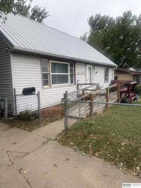 4022 Redick Ave, Omaha, NE 68112