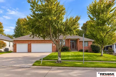 3310 S 79 St, Lincoln, NE 68506