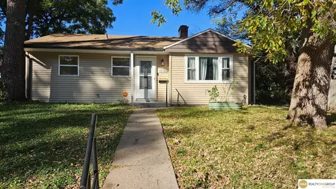 1818 Mayfield Ave, Omaha, NE 68104