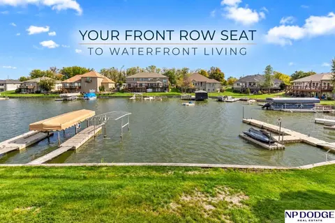 1024 Shoal Pointe Dr, Carter Lake, IA 51510