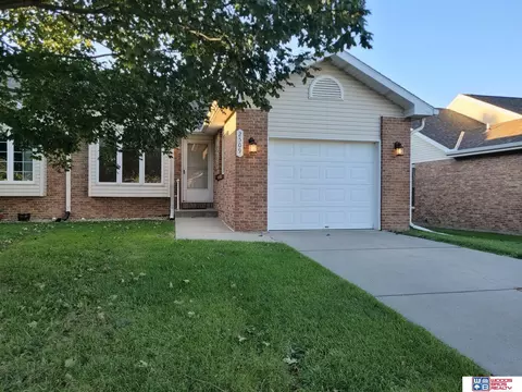 2509 Hollyhock Cir #18, Lincoln, NE 68521