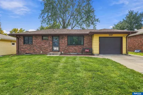 5227 Pawnee St, Lincoln, NE 68506