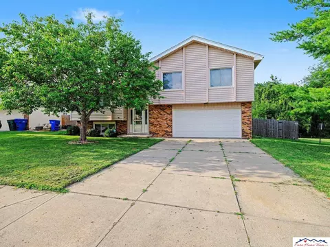 8712 Monroe St, Ralston, NE 68127