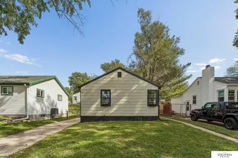 3846 S 15 St, Lincoln, NE 68502