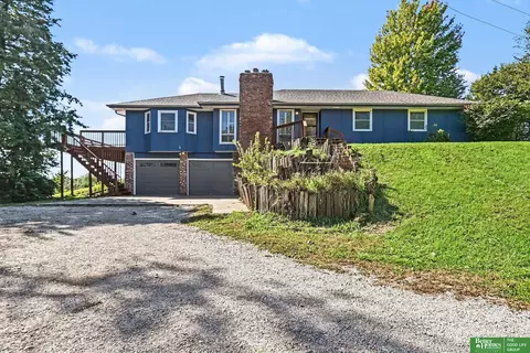 8565 County Road 41, Fort Calhoun, NE 68023