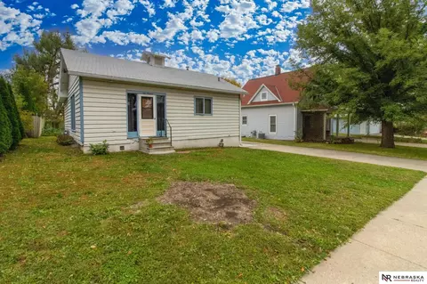 1019 N 51 St, Lincoln, NE 68504