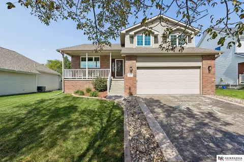 2822 Oshea Dr, Lincoln, NE 68516