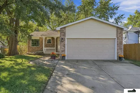 6711 Garland St, Lincoln, NE 68505