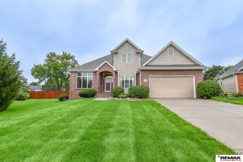 3303 Gettysburg Dr, Lincoln, NE 68516