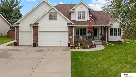 1222 Edgewood Blvd, Papillion, NE 68046