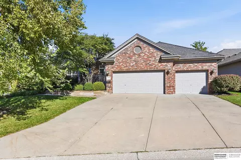 15468 Stevens Plz, Omaha, NE 68137