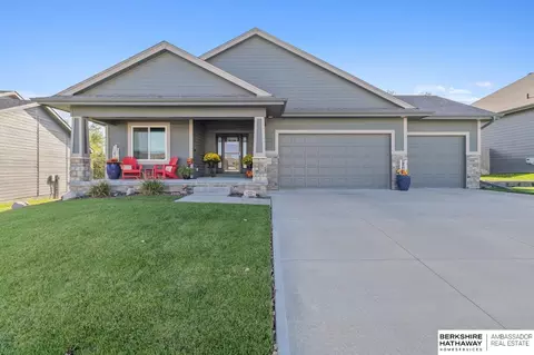 19614 Rosewood St, Gretna, NE 68028
