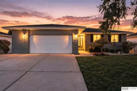 5521 S 82nd St, Lincoln, NE 68516