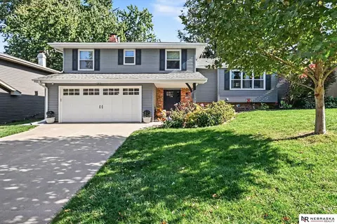 1329 Holling Dr, Omaha, NE 68144