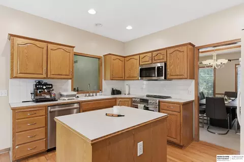 Kitchen - 17316 Sharp St, Omaha, NE 68135 photo 4 of 4