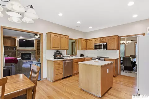Kitchen - 17316 Sharp St, Omaha, NE 68135 photo 3 of 4