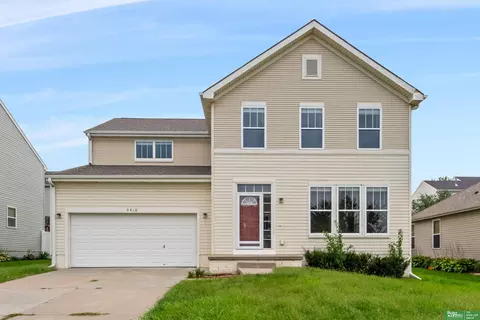 2410 S River Rock Dr, Papillion, NE 68046