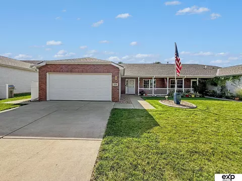 3208 Prairieview Dr, Lincoln, NE 68504