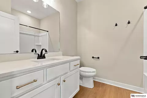 Bath - 16013 Isabella St, Bennington, NE 68007 photo 3 of 4
