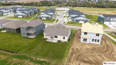 View/Area - 16013 Isabella St, Bennington, NE 68007 photo 2 of 11