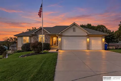 7314 S 97th Cir, La Vista, NE 68128