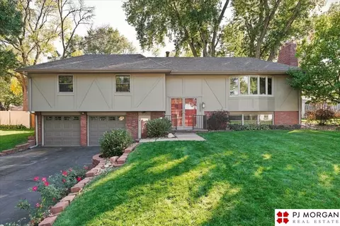 12329 Pinewood Dr, Omaha, NE 68144