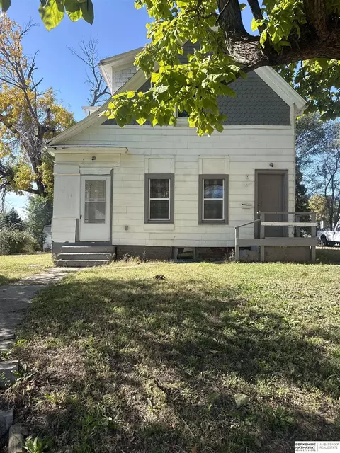 1506 Military Ave, Omaha, NE 68138