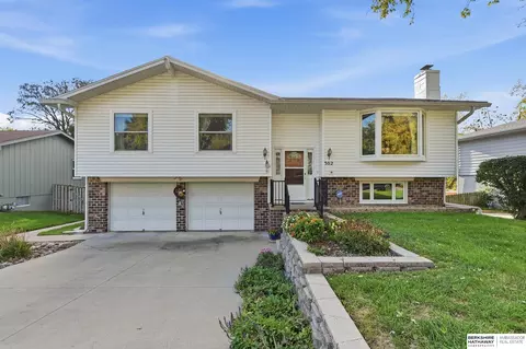 302 Marian Ave, Bellevue, NE 68005