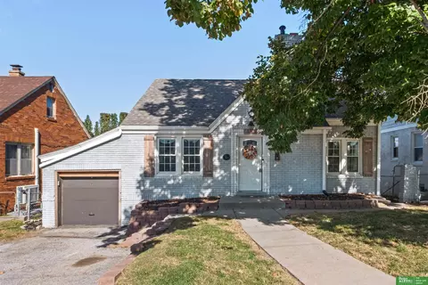 4412 Center St, Omaha, NE 68105