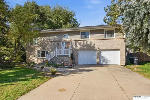 1024 S 218 St, Elkhorn, NE 68022