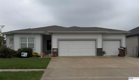9130 Stetson Dr, Lincoln, NE 68507