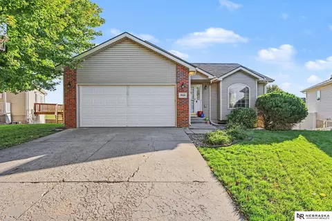 7436 N 17th Ct, Lincoln, NE 68521