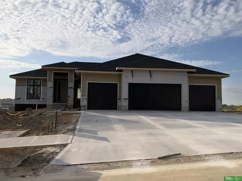 21959 Lincoln Blvd, Gretna, NE 68028