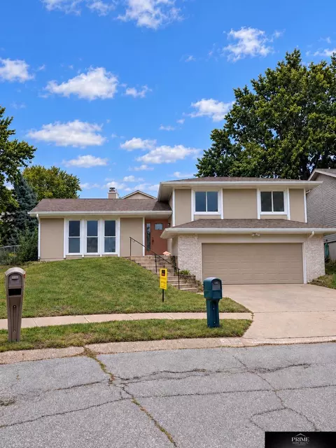 5626 N 117th Avenue Cir, Omaha, NE 68164