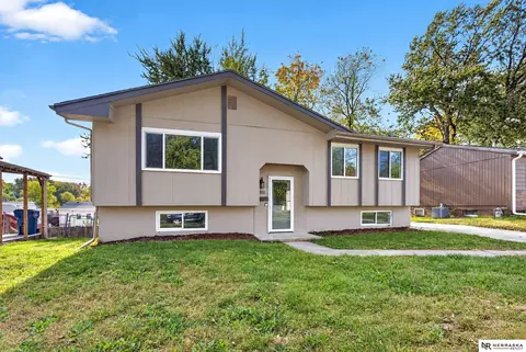 7611 Teal St, La Vista, NE 68128
