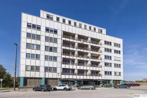 3000 Farnam St #S4A/S4R, Omaha, NE 68131